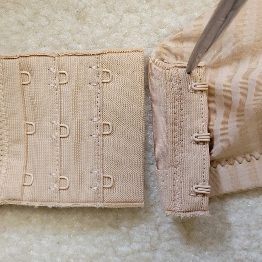 NWT Playtex Secrets 42C All Over Smoothing 4-Way Support Non Slip Comfort Strap - Picture 6 of 11